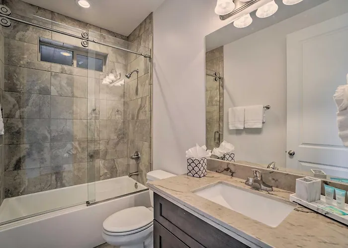 Spacious Abode: Great For Families!