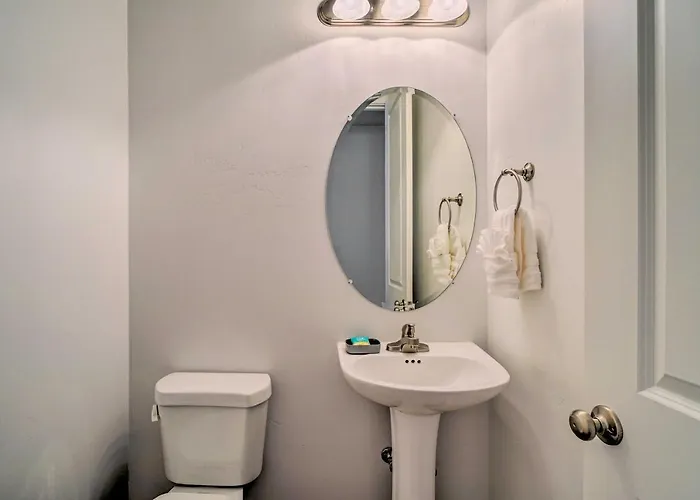 Spacious Abode: Great For Families! *