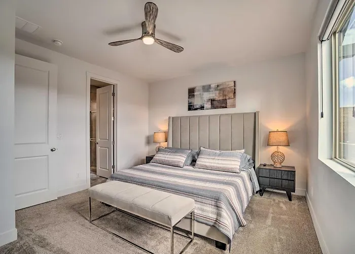 Spacious Abode: Great For Families!